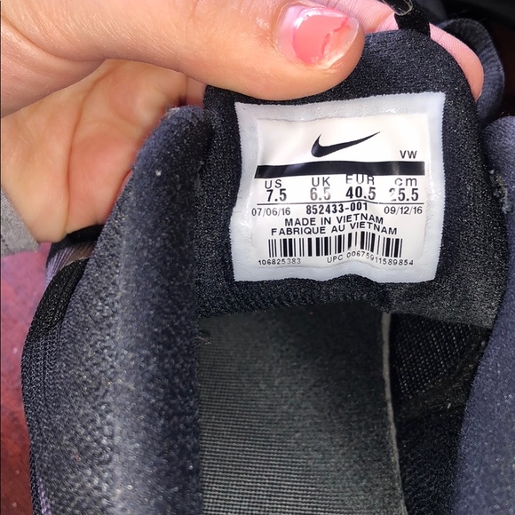 Nike Basketball Sneakers - Picture 5 of 7